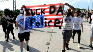 Familia lui George Floyd cere O NOUĂ AUTOPSIE. Raportul oficial păre că încearcă să îi scuze pe poliţişti