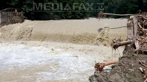 INUNDAŢII în ţară: Aproape 140 de localităţi din 15 judeţe, afectate