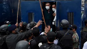 Arestări în masă făcute de Poliţia din Pakistan. Zeci de medici au fost arestaţi 