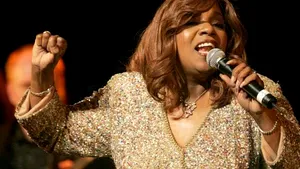 Gloria Gaynor vrea să devină psiholog pentru a-i ajuta pe adolescenţii care devin părinţi