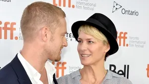 Actriţa Robin Wright se căsătoreşte cu Ben Foster