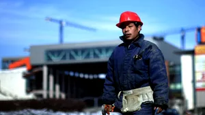 China îşi avertizează cetăţenii să nu caute de lucru în România sau Polonia
