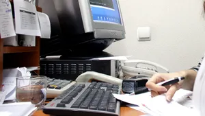 Taxele judiciare de timbru ar putea fi achitate şi online de anul viitor