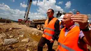 Boc: În această vară infrastructura nu îşi ia vacanţă ca să dăm şansa unei creşteri economice