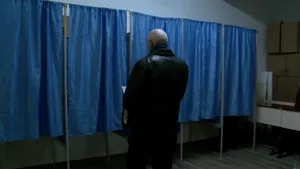 Preşedintele unei secţii de votare din Brăila, beat la urne. Cazul, anchetat şi de poliţişti