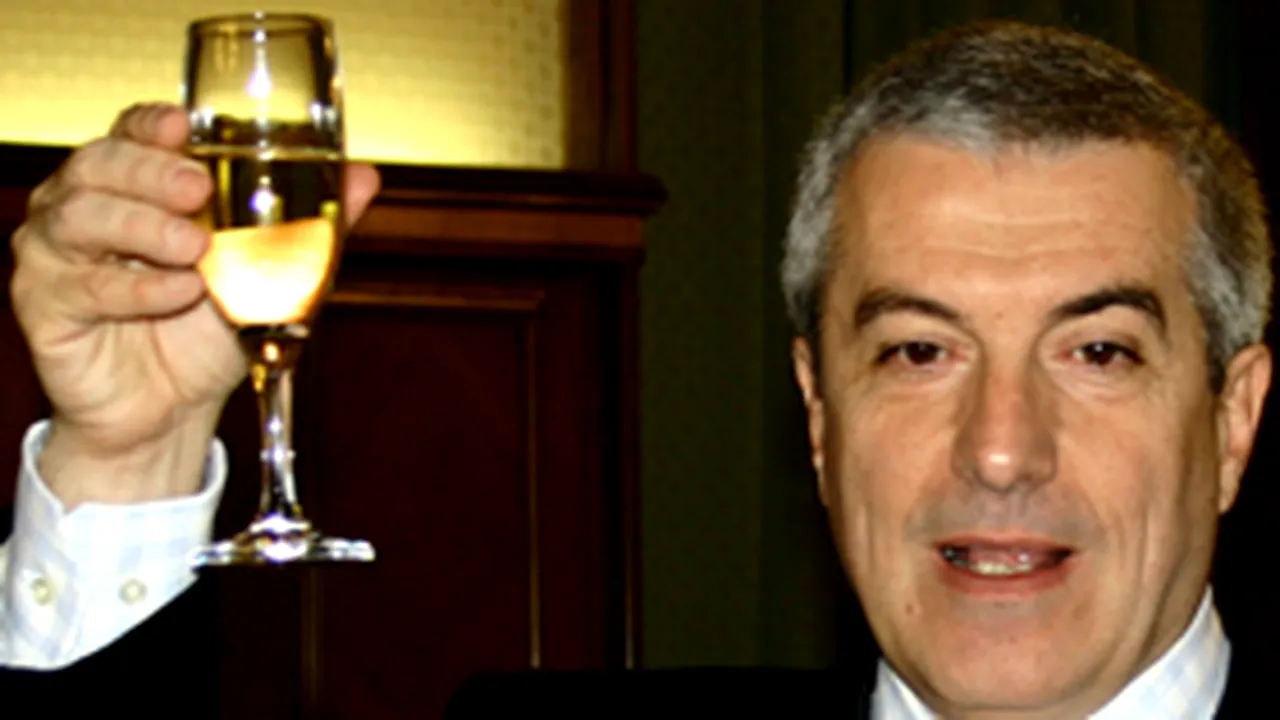 Foştii preşedinţi ai României, politicieni şi delegaţii străine, la recepţia Guvernului pentru NATO