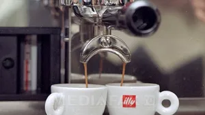 Cum să renunţi la cafea! Sfaturi pentru reducerea consumului de cofeină
