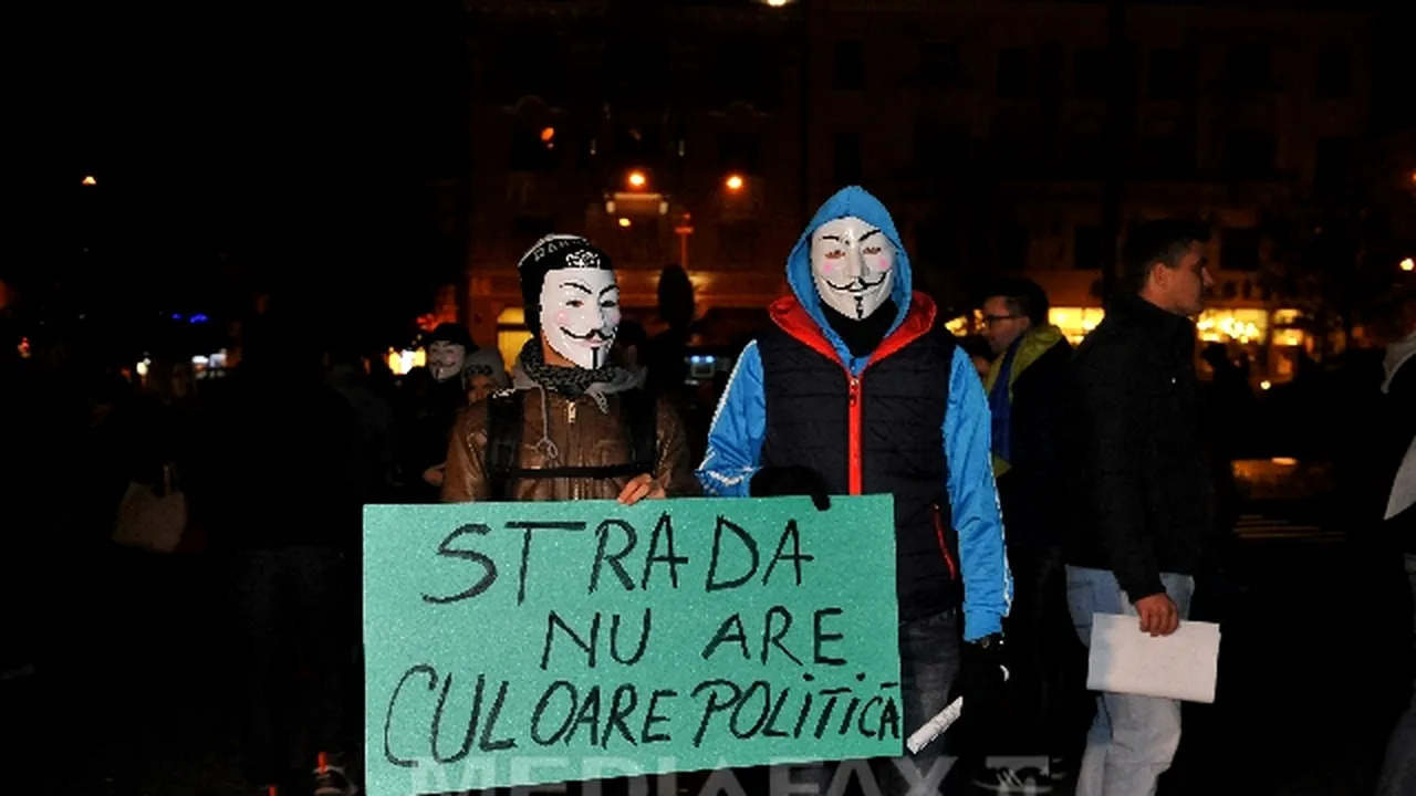 INCIDENTE la poarta Palatului Cotroceni: Un grup de 20 de persoane protestează deoarece nu au fost invitate la consultări