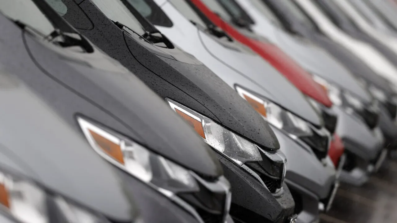 APIA: Cerere mare pentru autoturisme noi, în creștere cu 52.6% luna trecută față de august 2024. Numărul mașinilor pur electrice s-a dublat