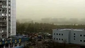 Panică în Rusia: Locuitorii din Moscova, îngrijoraţi de apariţia unui nor verde - VIDEO