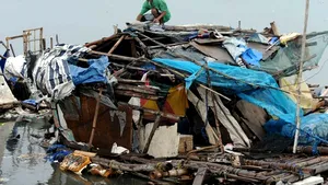20 de morţi şi 60 de dispăruţi în Filipine, în urma unui taifun - FOTO