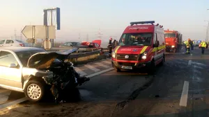 ACCIDENTE în lanţ pe Autostrada Soarelui, din cauza poleiului. Patru răniţi, transportaţi de urgenţă la spitale din Capitală- FOTO, VIDEO