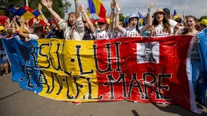 Peste 1.500 de oameni au participat la marşul din Capitală pentru unirea României cu Moldova