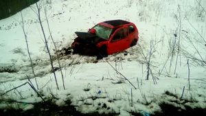 FOTO Patru persoane la spital în Braşov, după ce maşinile în care se aflau s-au ciocnit pe DN1