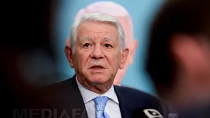 Fostul ministru de Externe Teodor Meleşcanu, audiat la DNA ca martor într-un dosar privind ”posibile infracţiuni comise de militari”
