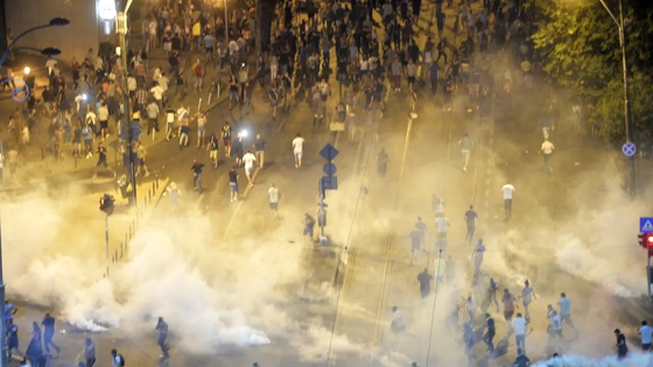 Procurorii efectuează percheziţii la domiciliul a şapte protestatari