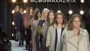 Max Azria, un celebru creator de modă care a „îmbrăcat” vedete precum Halle Berry, Drew Barrymore şi Kim Kardashian, a murit 