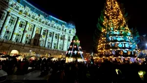 Capitala se pregăteşte pentru sărbătorile de iarnă. Luminile de Crăciun au fost aprinse în această seară - GALERIE FOTO