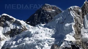 Cea mai tânără echipă românească va escalada Everestul în 2014