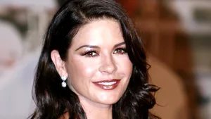 Catherine Zeta-Jones a dormit într-un dulap