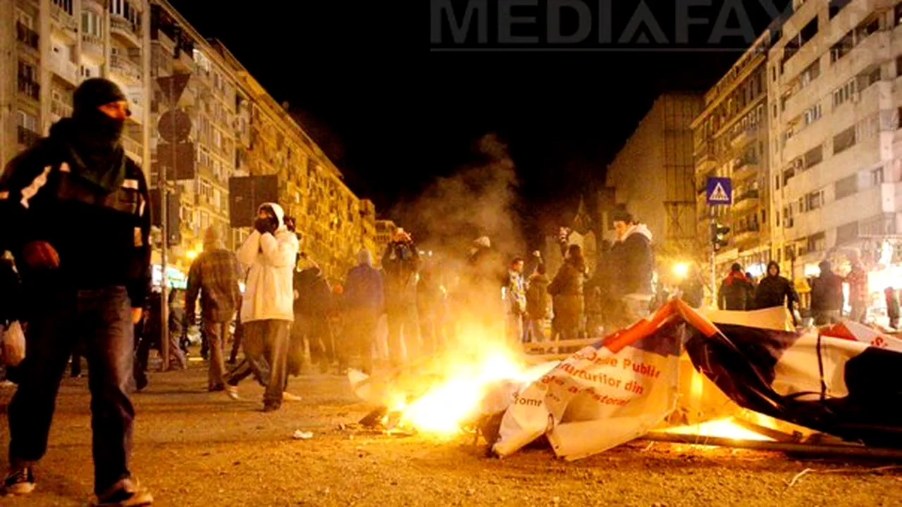 Protestele din România evidenţiază furtuna care cuprinde Europa de Est, în umbra crizei euro