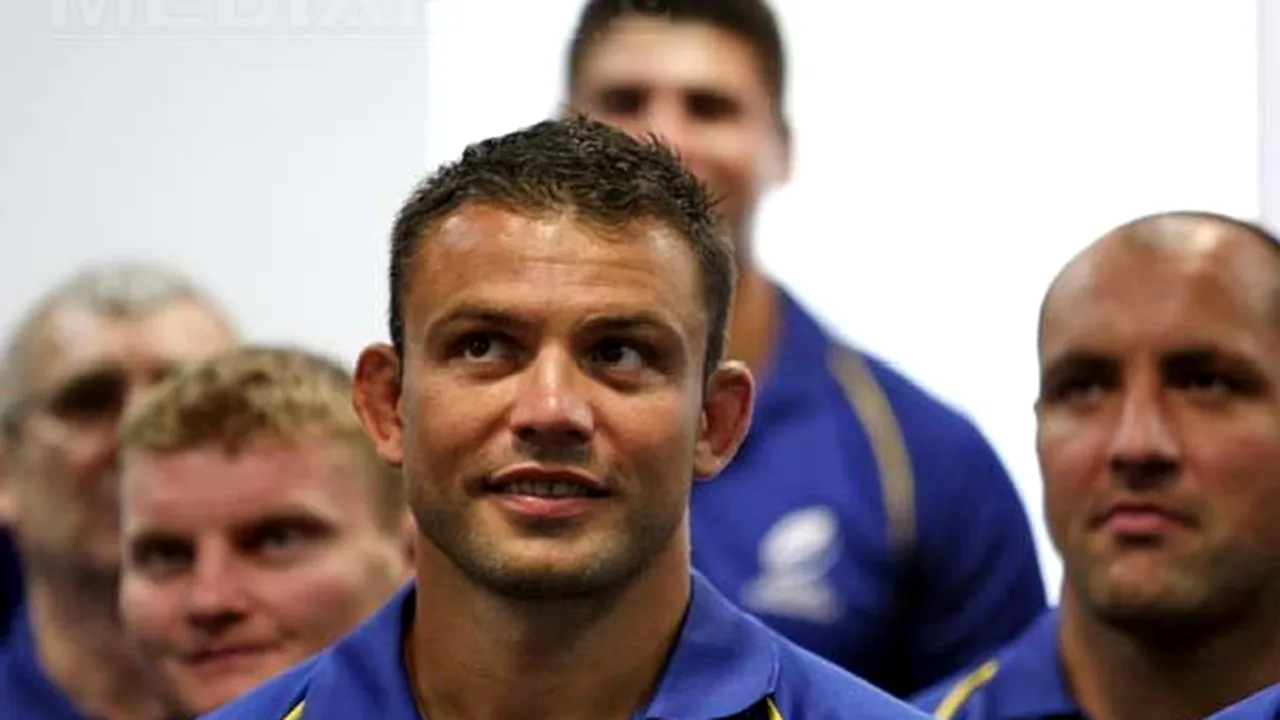 Cei mai buni jucători de rugby ai României renunţă la tricouri şi pozează pentru Calendarul 2012