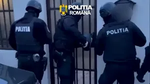 VIDEO Percheziții într-un dosar care vizează achiziții de măști și dezinfectanți în pandemia de Covid