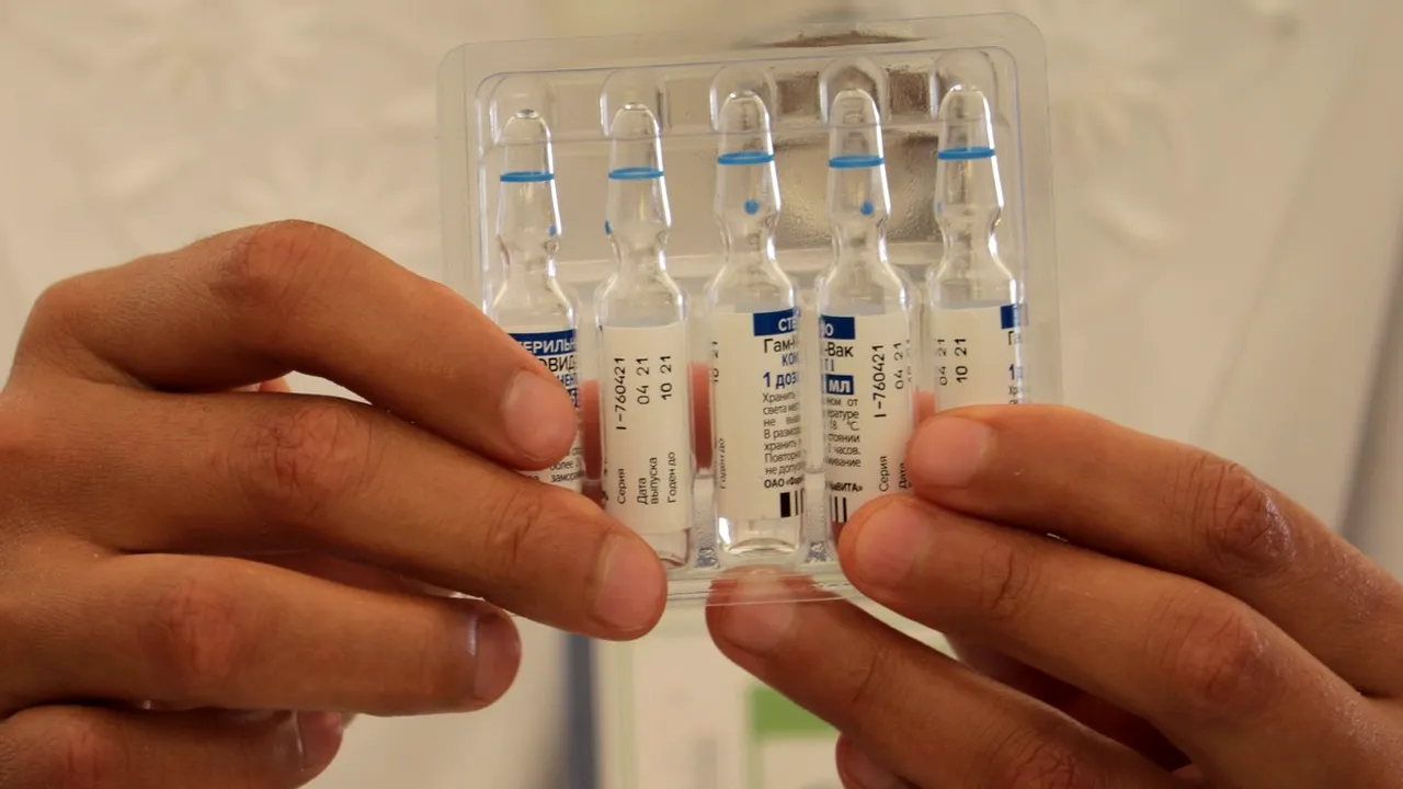 Marea Britanie lansează primul studiu privind a treia doză de vaccin