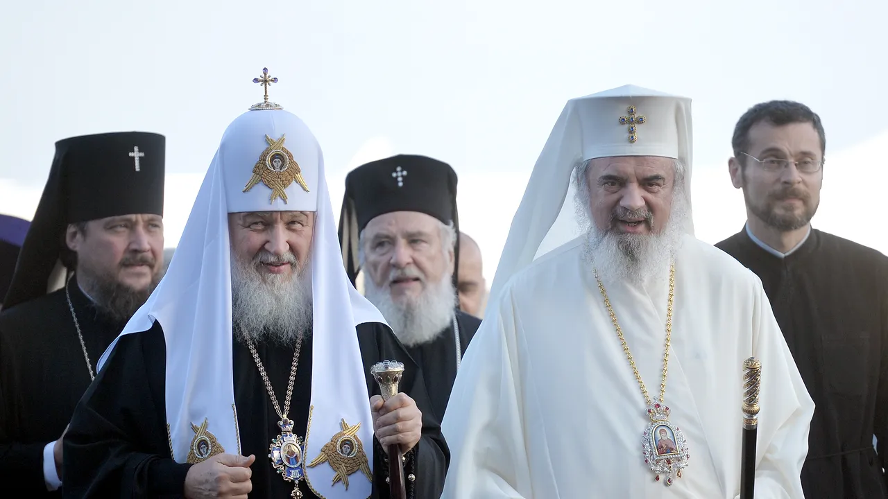Sfântul Dimitrie cel Nou: Patriarhul Kiril al Rusiei şi Patriarhul Daniel ţin Liturghia de oficiată de sărbătoare