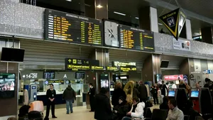 Vești proaste pentru cei care călătoresc cu avionul: biletele nu se ieftinesc chiar dacă scade prețul combustibilului