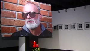 Controverse la INCINERAREA lui Andrei Gheorghe. Cel care a ţinut slujba, acuzat de Biserica Ortodoxă Română că nu e preot şi acţionează în numele unei organizaţii clandestine