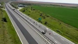 Drumuri pustii către mare şi către munte. Poliţia monitorizează tot ce mişcă din aer şi de la sol
