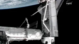 Atlantis s-a desprins cu succes de Staţia Spaţială Internaţională