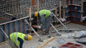 INS: Volumul lucrărilor în construcții în februarie față de ianuarie este în creștere