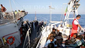 Marina italiană a salvat aproximativ 3.000 de imigranţi pe Mediterana