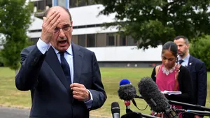 Noi restricţii anti-COVID. Franţa închide frontierele pentru majoritatea călătoriilor din afara UE