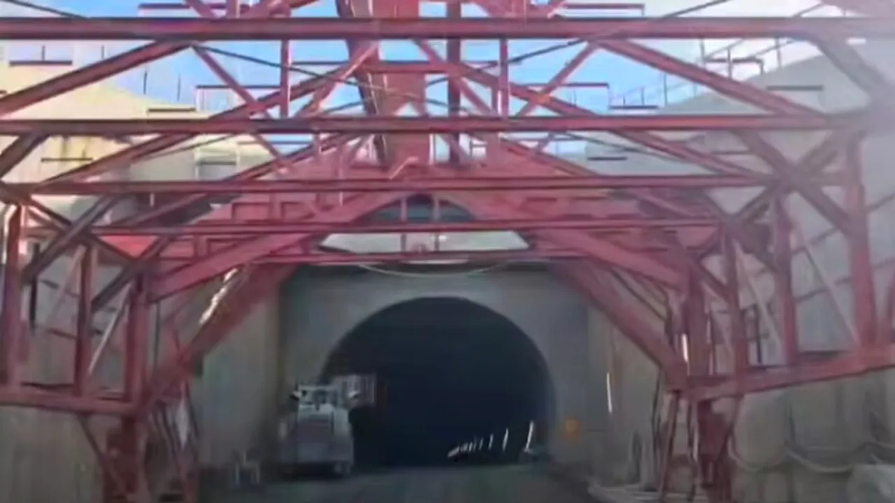 Tunelul Momaia de pe Autostrada Sibiu-Pitești prinde contur. Circulația ar putea fi deschisă în 2026. VIDEO