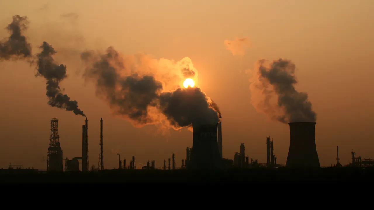 Experiment unic. Voluntari inhalează aer poluat pentru a studia efectele acestuia asupra creierului