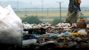 România trebuie să recicleze 50% din deşeuri în 2020, administraţia locală va mări taxa de depozitare