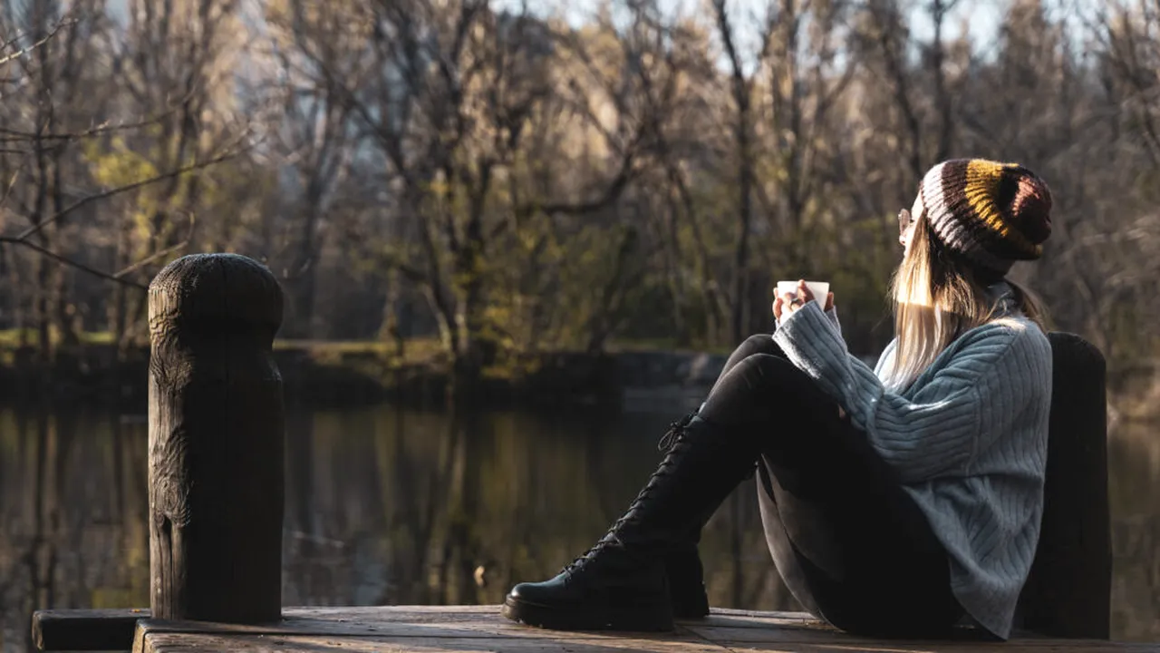 Nu ieși vineri seara? Nu ești plictisitor, ești inteligent