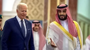 SUA sau China? Arabia Saudiă pare că merge pe mâna americanilor. Şeful unui institut tehnologic saudit se angajează să limiteze colaborarea cu China în domeniul AI
