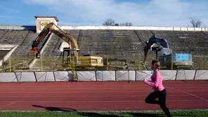 Licitaţia pentru construirea stadionului 