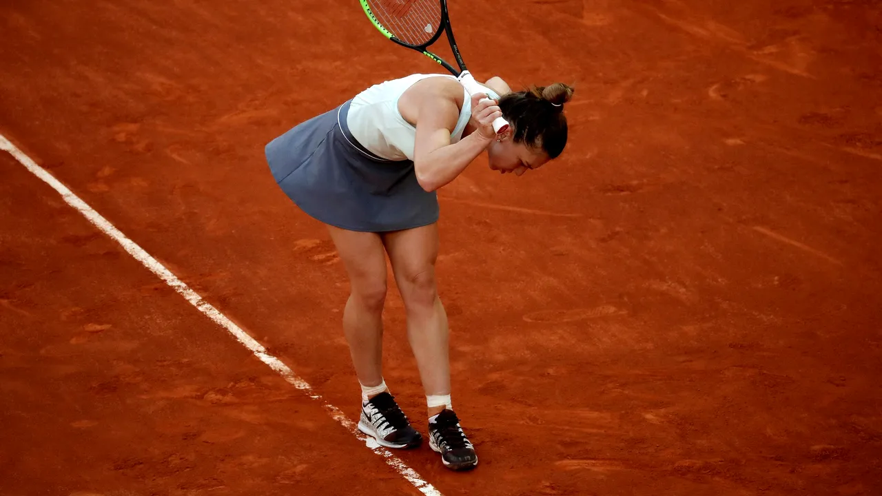 Simona Halep, ELIMINATĂ în turul secund al turneului de la Roma, după ce a pierdut în faţa Marketei Vondrousova 