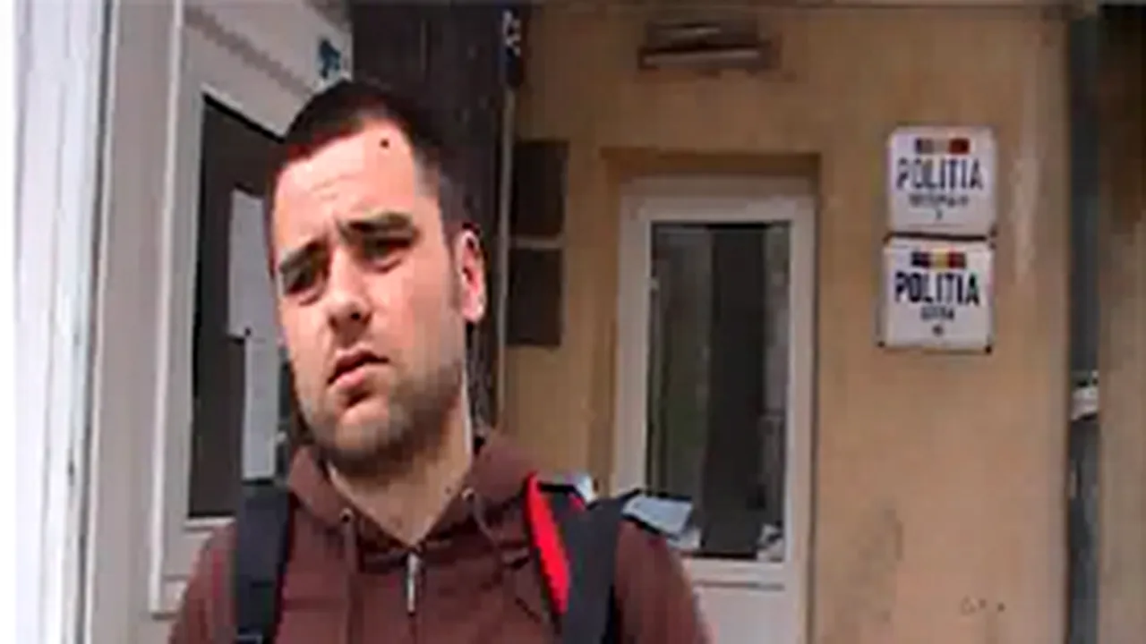 Verificat la Poliţie pentru un gest obscen către o coloană oficială