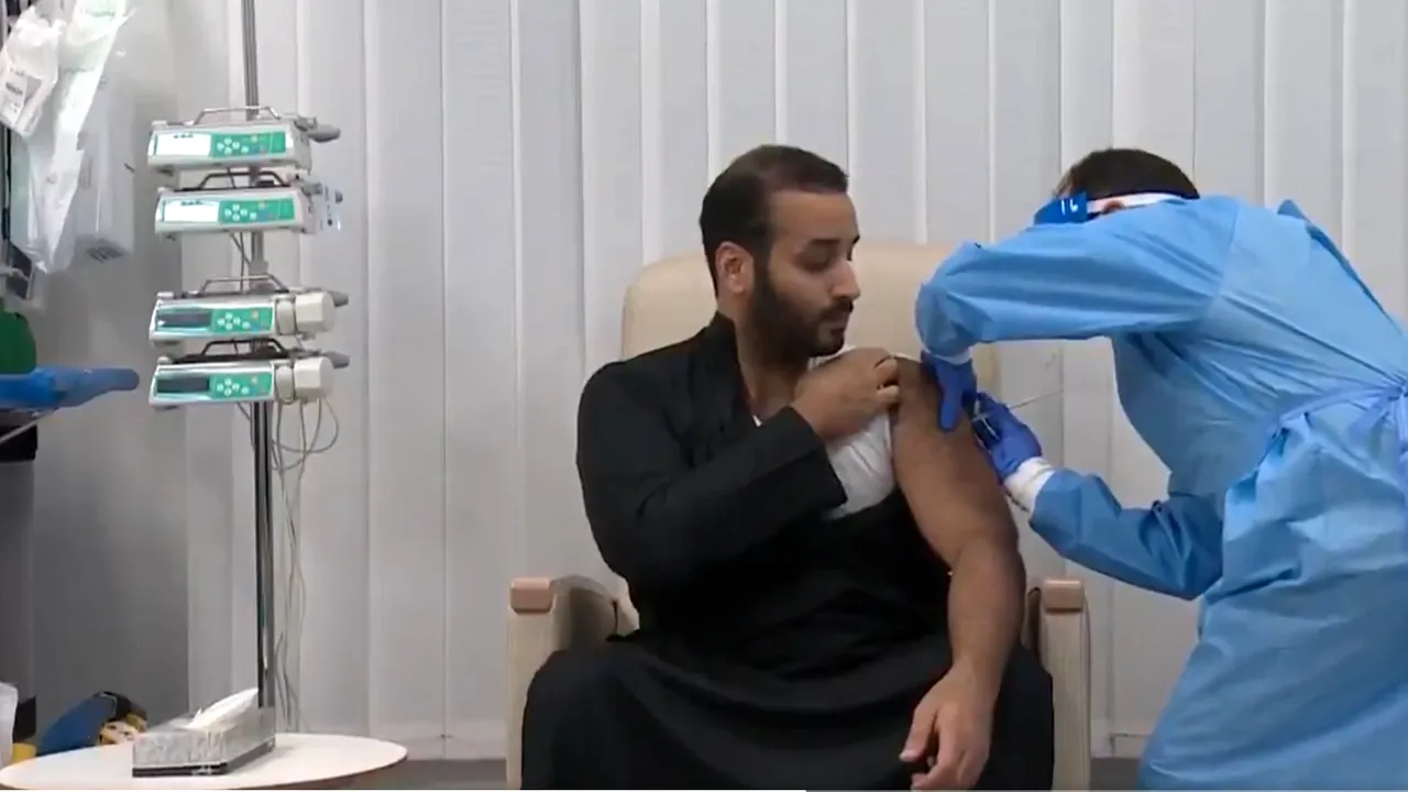 Prinţul moştenitor al Arabiei Saudite este primul din regat care a primit vaccinul anti-COVID 19 VIDEO