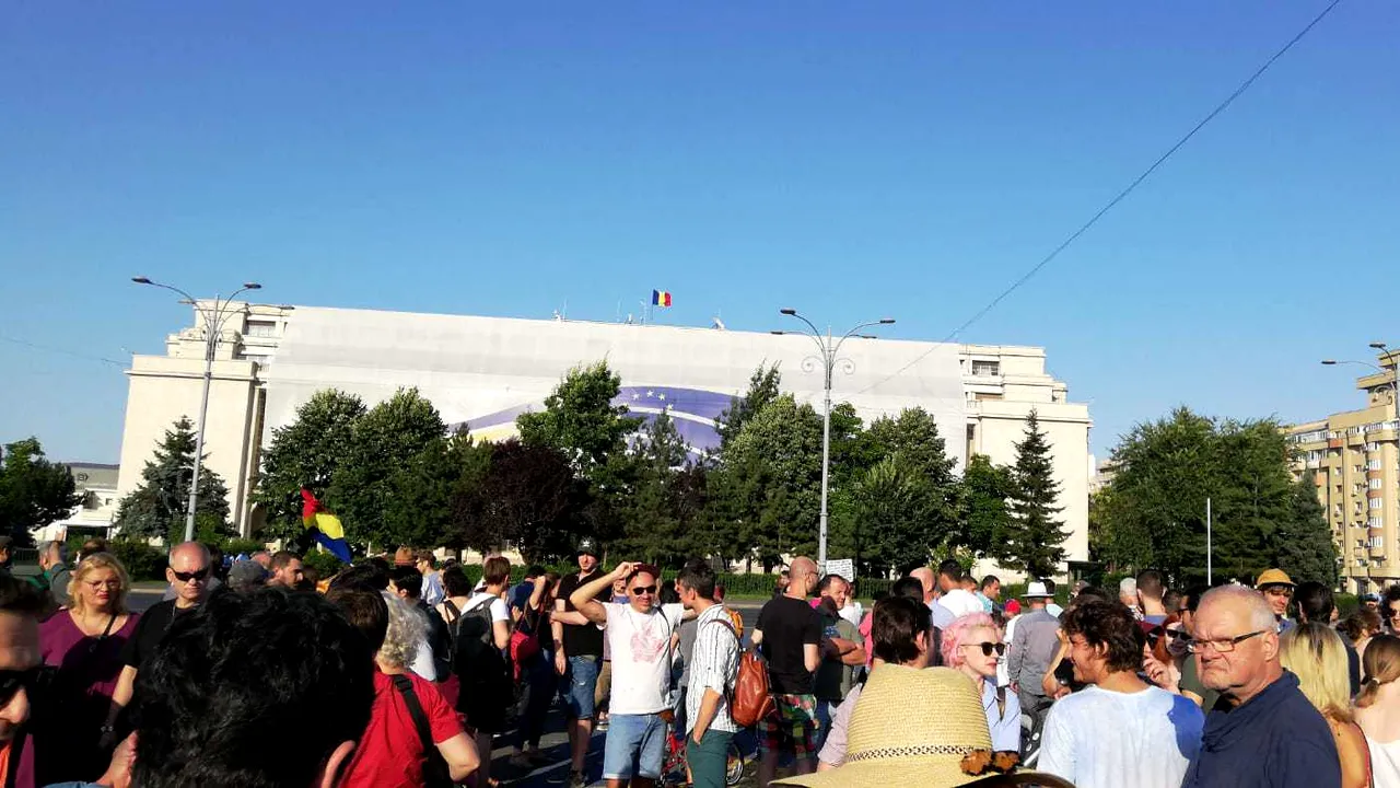 Directorii teatrelor şi muzeelor de la Ministerul Culturii, la Guvern ”pentru deblocarea situaţiei”