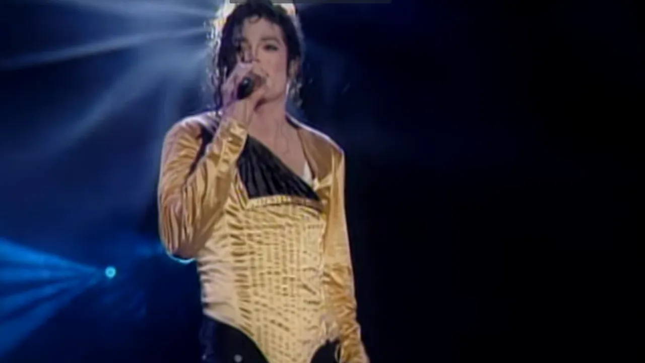 Moştenitorii lui Michael Jackson au distribuit gratuit înregistrarea completă a concertului de la Bucureşti. De ce au ales acest moment