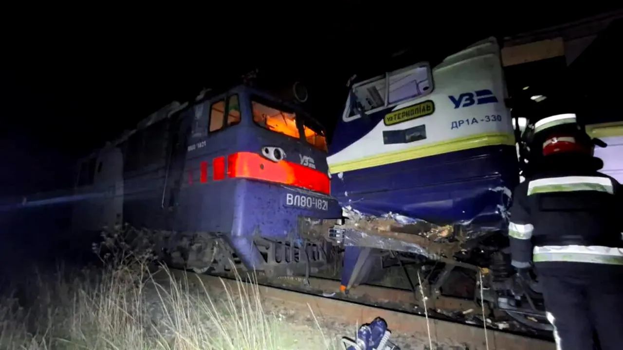 Grav accident feroviar în Liov, Ucraina | Opt persoane au fost rănite după ce două trenuri s-au ciocnit