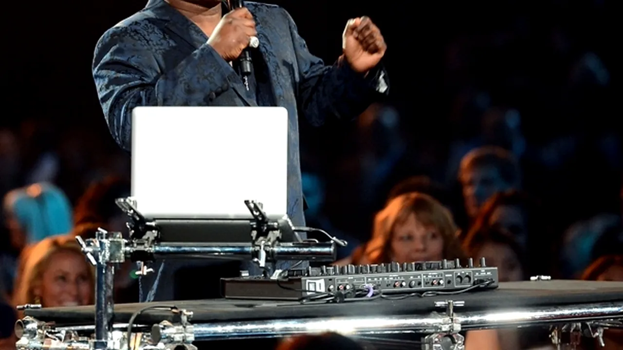Actorul Tracy Morgan răspunde la tratament, dar va rămâne la terapie intensivă