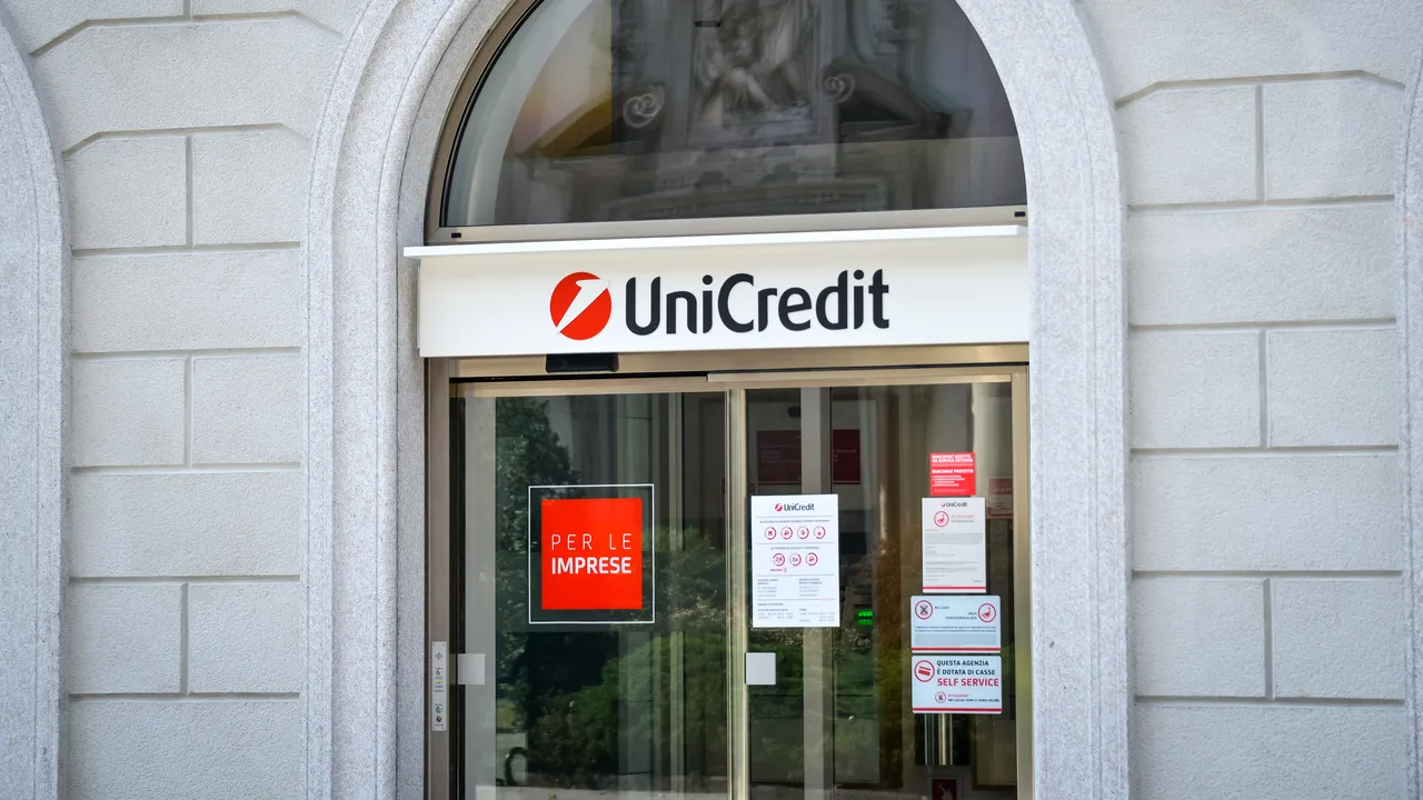 Unicredit se retrage din cursa pentru achiziţionarea uneia dintre cele mai mari bănci ruseşti din cauza crizei din Ucraina 